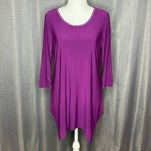 BLOSSOM BY P Purple 3/4 SLEEVED ASYMMETRICAL HANKY HEM SCOOP NECK BLOUSE Small